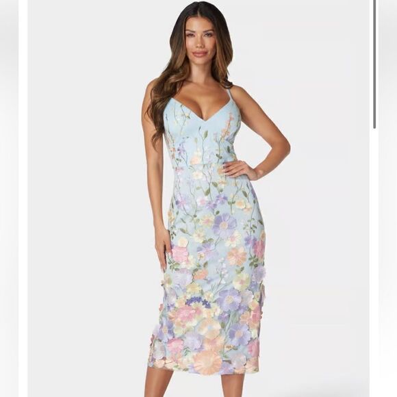 bebe Dresses & Skirts - Bebe Floral Embriodered Midi Dress. XXS